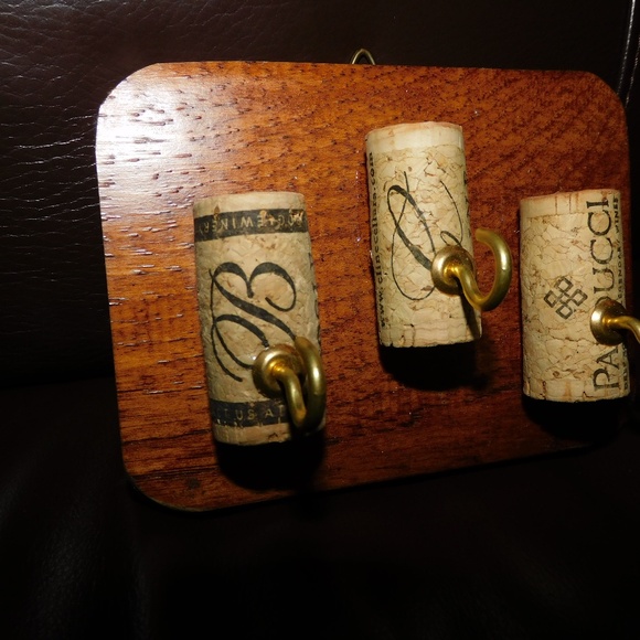 Handmade Wine Cork Key Hanger Rack Necklace Jewelry Holder Solid Wood 3 Hook - Picture 6 of 6